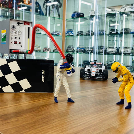 Minichamps BMW Williams Refueller Set 1/18 Resin Multi-Color - fine detailed model replica