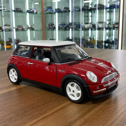 Bburago Mini Cooper 1/18 Diecast Model Car Red Full Opening - detailed collector display model