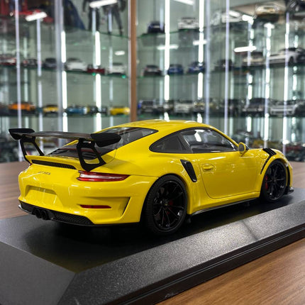 Minichamps 1:18 2019 Porsche 911 GT3 RS Diecast Model Yellow - scale model for display