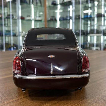 Minichamps Bentley State Limousine 2002 1:18 Diecast Model Car Maroon - fine detailed model replica