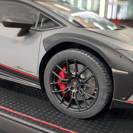 MR Collection 1/18 Lamborghini Huracan Sterrato Resin Model Grigio Vulcano - detailed die-cast style model