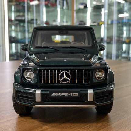 Minichamps Mercedes-Benz G 63 2018 1/18 Green Metallic Diecast Model Car - studio product photo of the scale model