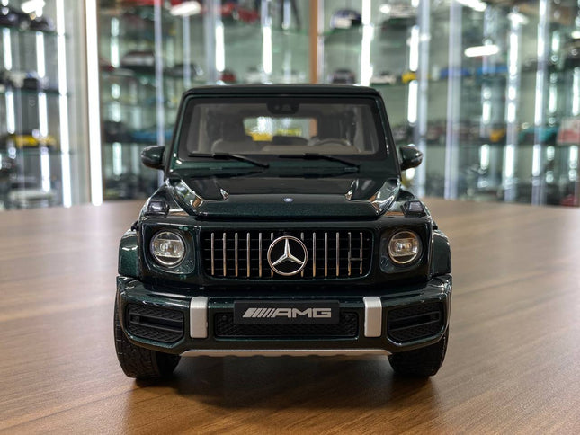 Minichamps Mercedes-Benz G 63 2018 1/18 Green Metallic Diecast Model Car - studio product photo of the scale model