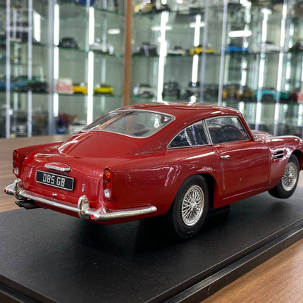 Solido Aston Martin DB5 1:18 Diecast Model Car Red - fine detailed model replica