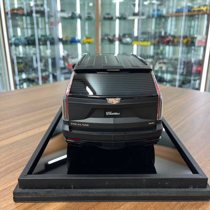MotorHelix 1:18 Cadillac Escalade Resin Model Matte Black - premium collector scale model