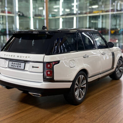 LCD Model Land Rover Range Rover SV Autobiography Dynamic 2017 White 1:18 Diecast Model Car - fine detailed model replica