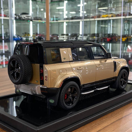 MotorHelix 1:18 Land Rover Defender 110 Gold Resin Model Limited 50 Pcs - collectible scale model car