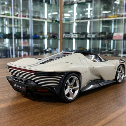 Bburago Ferrari Daytona SP3 1:18 Diecast Model Car White - fine detailed model replica
