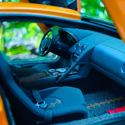 AutoArt Lamborghini Murcielago LP670-4 SV Orange 1:18 Diecast Model Car - collector edition scale model