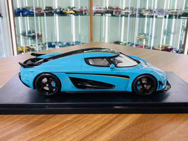 GT Spirit Koenigsegg Regera Resin Model 1:18 Baby Blue Limited Edition - studio product photo of the scale model