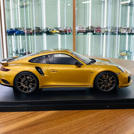 GT Spirit Porsche 911 Turbo S Resin Model 1/18 Gold Limited Edition - collectible scale model car
