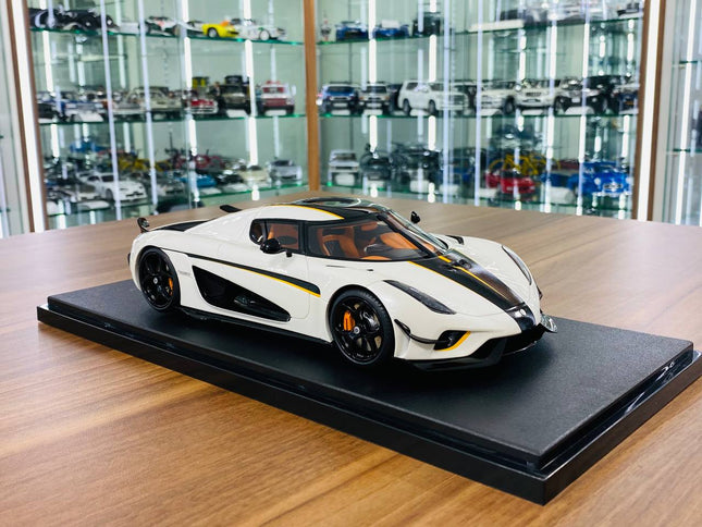 Koenigsegg Regera 1/18 White Resin Model Non-Opening GT Spirit - detailed collector display model