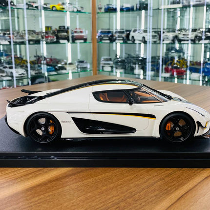 Koenigsegg Regera 1/18 White Resin Model Non-Opening GT Spirit - collectible scale model car
