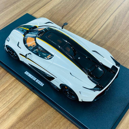 Koenigsegg Regera 1/18 White Resin Model Non-Opening GT Spirit - scale model for display