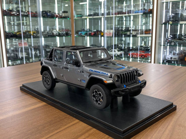 GT Spirit 1:18 Jeep Wrangler 4xe 2022 Silver Metallic Resin Model - detailed collector display model