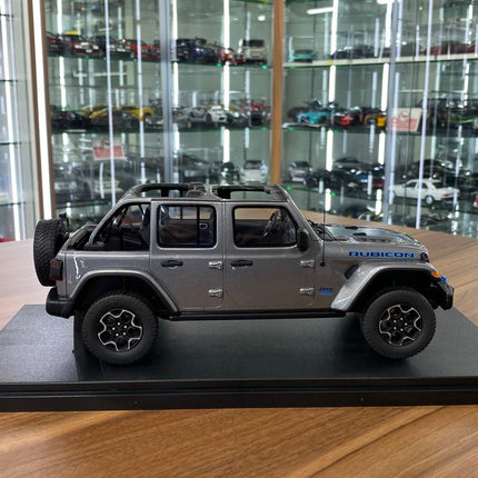 GT Spirit 1:18 Jeep Wrangler 4xe 2022 Silver Metallic Resin Model - collectible scale model car