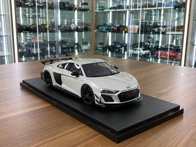 GT Spirit Audi R8 Coupe V10 GT RWD 2022 1:18 White Grey Resin Model - detailed collector display model