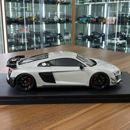 GT Spirit Audi R8 Coupe V10 GT RWD 2022 1:18 White Grey Resin Model - collectible scale model car