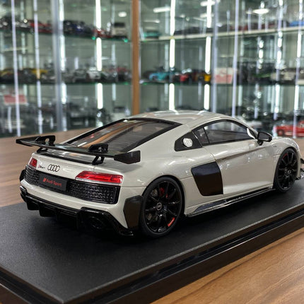 GT Spirit Audi R8 Coupe V10 GT RWD 2022 1:18 White Grey Resin Model - fine detailed model replica