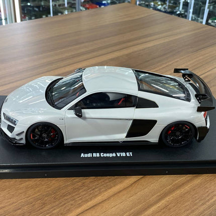 GT Spirit Audi R8 Coupe V10 GT RWD 2022 1:18 White Grey Resin Model - scale model for display