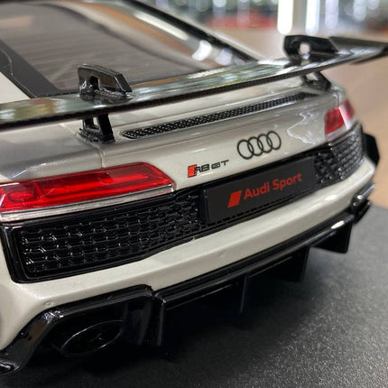 GT Spirit Audi R8 Coupe V10 GT RWD 2022 1:18 White Grey Resin Model - scale model collectible piece