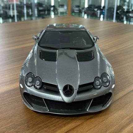 GT Spirit Mercedes-Benz SLR McLaren MSO Edition 1:18 Resin Model Grey - studio product photo of the scale model