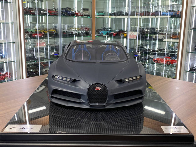 MR Collection Models Bugatti Chiron 1/8 Grey Matt Carbon Fiber Resin Model Car - studio product photo of the scale model