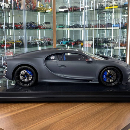 MR Collection Models Bugatti Chiron 1/8 Grey Matt Carbon Fiber Resin Model Car - collectible scale model car