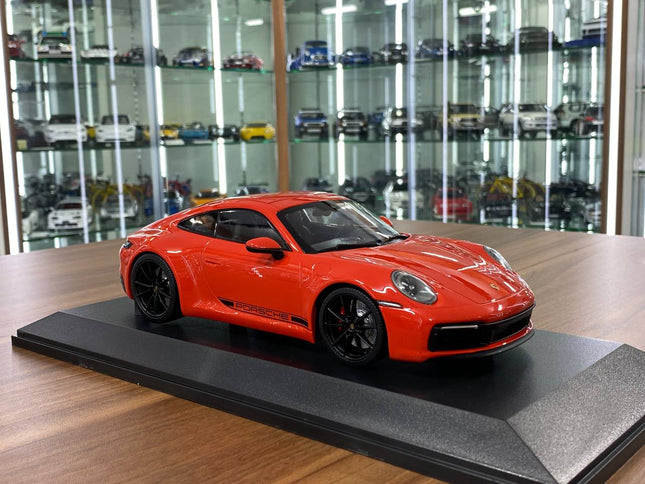 Minichamps Porsche 911 Carrera 4S 2019 1:18 Resin Diecast Model Car Orange - detailed collector display model
