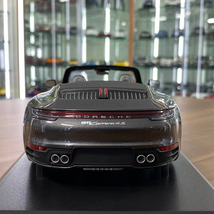 Minichamps 1/18 Porsche 911 Carrera 4S Cabriolet 2019 Grey Metallic - premium collector scale model