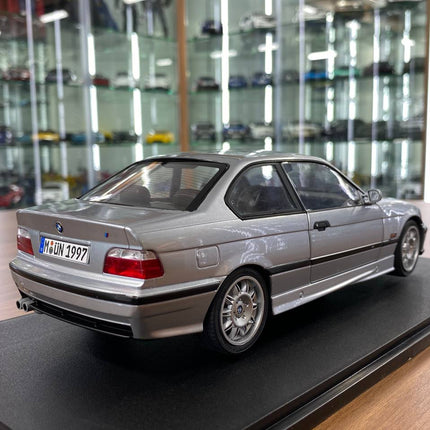 Solido BMW M3 E36 Coupe 1990 1:18 Diecast Model Car Artic Silver - fine detailed model replica