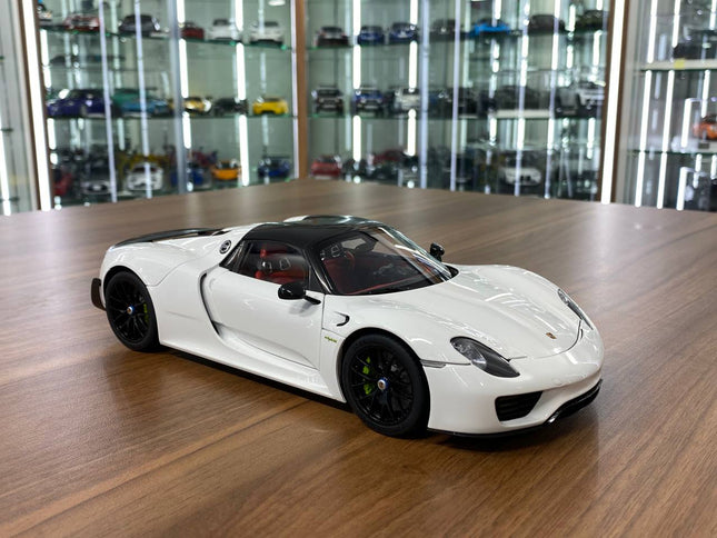 AutoArt Porsche 918 Spyder Weissach Package White/Black 1:18 Diecast Model Car - detailed collector display model