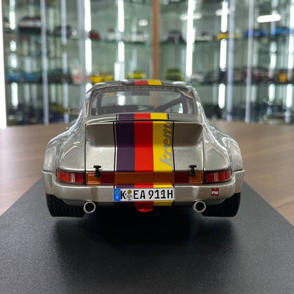 Solido Porsche 911 RSR-Kremer Design 1973 1:18 Diecast Model Car Silver - collector edition scale model