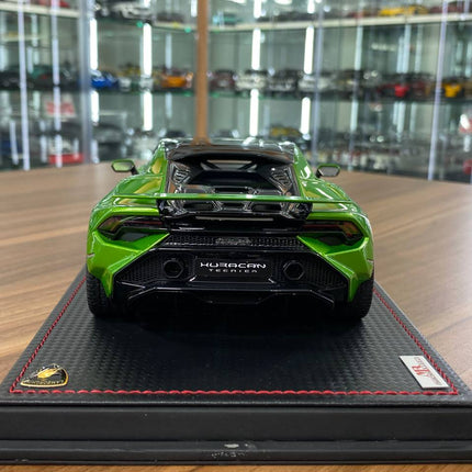 MR Collection 1:18 Lamborghini Huracan Tecnica Green Resin Model - premium collector scale model
