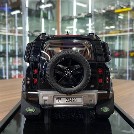 MotorHelix 1:18 Land Rover Defender 110 Sheikh Mohammed Edition Black - scale model for display