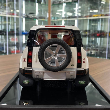 Detailed Pearl white MotorHelix Land Rover Defender 110 1:18 resin SUV model, sought-after collector car