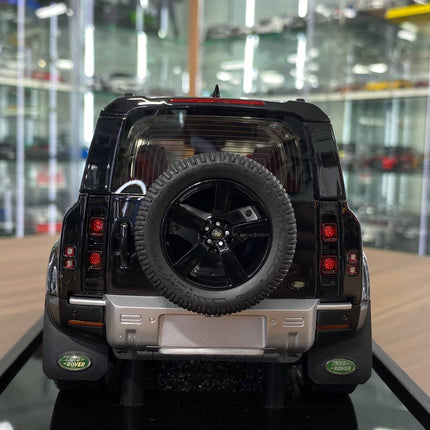 MotorHelix Land Rover Defender 110 1:18 Gloss Black Resin Model - showroom-quality model replica