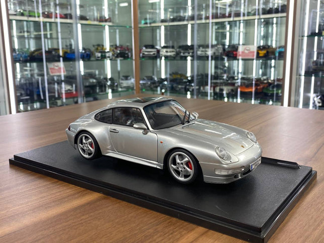 1:18 Porsche 911 (993) Carrera 4S 1995 Silver Diecast Model Car - detailed collector display model