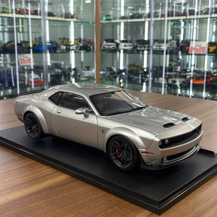 1/18 Diecast Solido Dodge Challenger SRT HellCat RedEye WIDE BODY Triple Nickel 2023 in Silver - detailed collector display m
