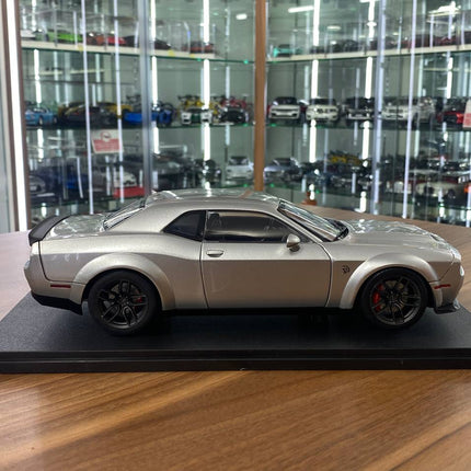 1/18 Diecast Solido Dodge Challenger SRT HellCat RedEye WIDE BODY Triple Nickel 2023 in Silver - collectible scale model car