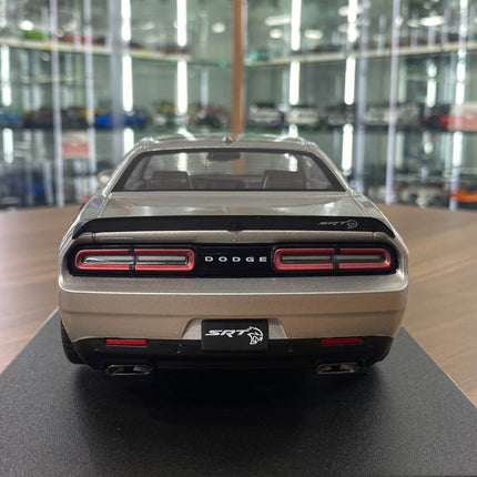 1/18 Diecast Solido Dodge Challenger SRT HellCat RedEye WIDE BODY Triple Nickel 2023 in Silver - premium collector scale mode