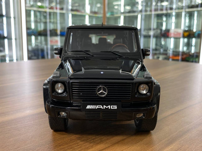 AutoArt Mercedes-Benz G 55 AMG 2009 Black 1:18 Diecast Model Car - studio product photo of the scale model