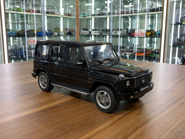 AutoArt Mercedes-Benz G 55 AMG 2009 Black 1:18 Diecast Model Car - detailed collector display model
