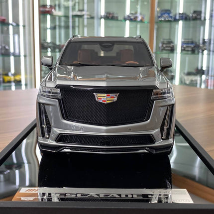 Silver 1:18 scale Cadillac Escalade V resin SUV model by MotorHelix, highly detailed replica