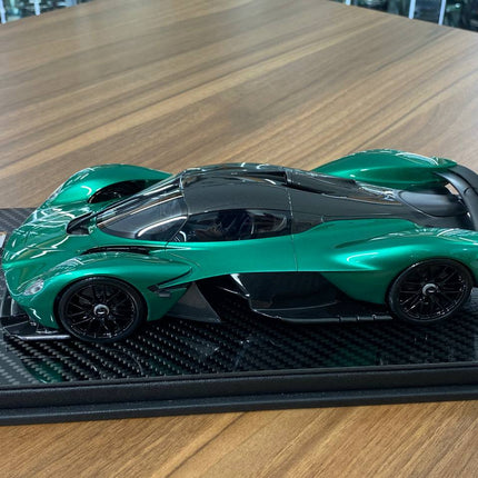FrontiArt 1:18 Aston Martin Valkyrie British Green Resin Model - scale model for display