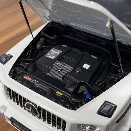 Minichamps 1/18 Mercedes-Benz AMG G-63 2018 White Diecast Model - detailed die-cast style model