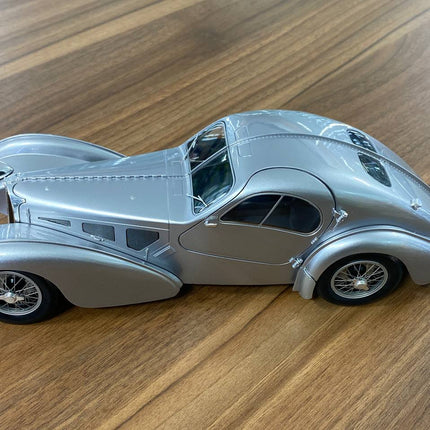 Solido Bugatti Type 57 SC Atlantic 1:18 Diecast Model Car Silver - scale model for display