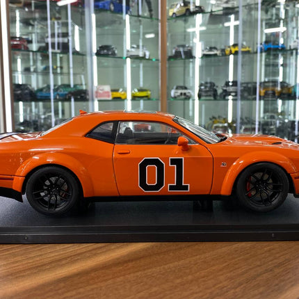 Solido 1:18 Diecast Dodge Challenger R/T Scat Pack Wide Body Hazzard Tribute 2023 Orange - collectible scale model car