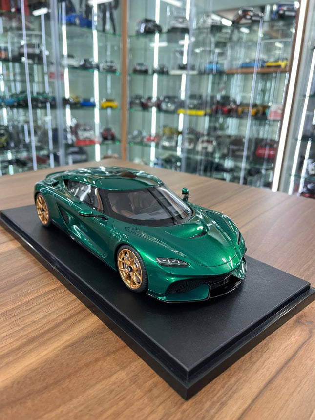 GT Spirit 1:18 Koenigsegg Gemera Resin Model Green - detailed collector display model