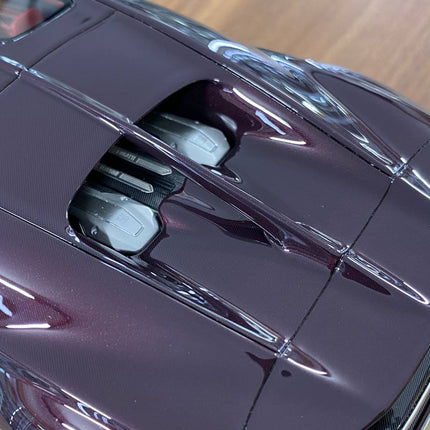 MR Collection Bugatti Chiron Sky View 1:18 Resin Model Red Carbon/Black - showroom-quality model replica